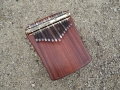 Velká mahagonová kalimba A-dur, 15 tónů