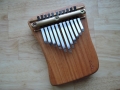 G-durová kalimba ze třešní, pentatonika, 11 tónů